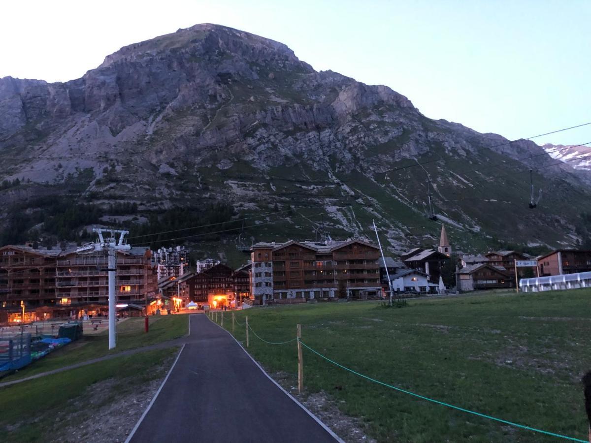 Magnifique Petit Studio 2-3 Personnes Dans L'Hyper Centre Skis Aux Pieds Vue Front De Neige Val-d'Isere Exterior photo